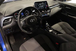 sininen Toyota C-HR 2020 kuva 6.