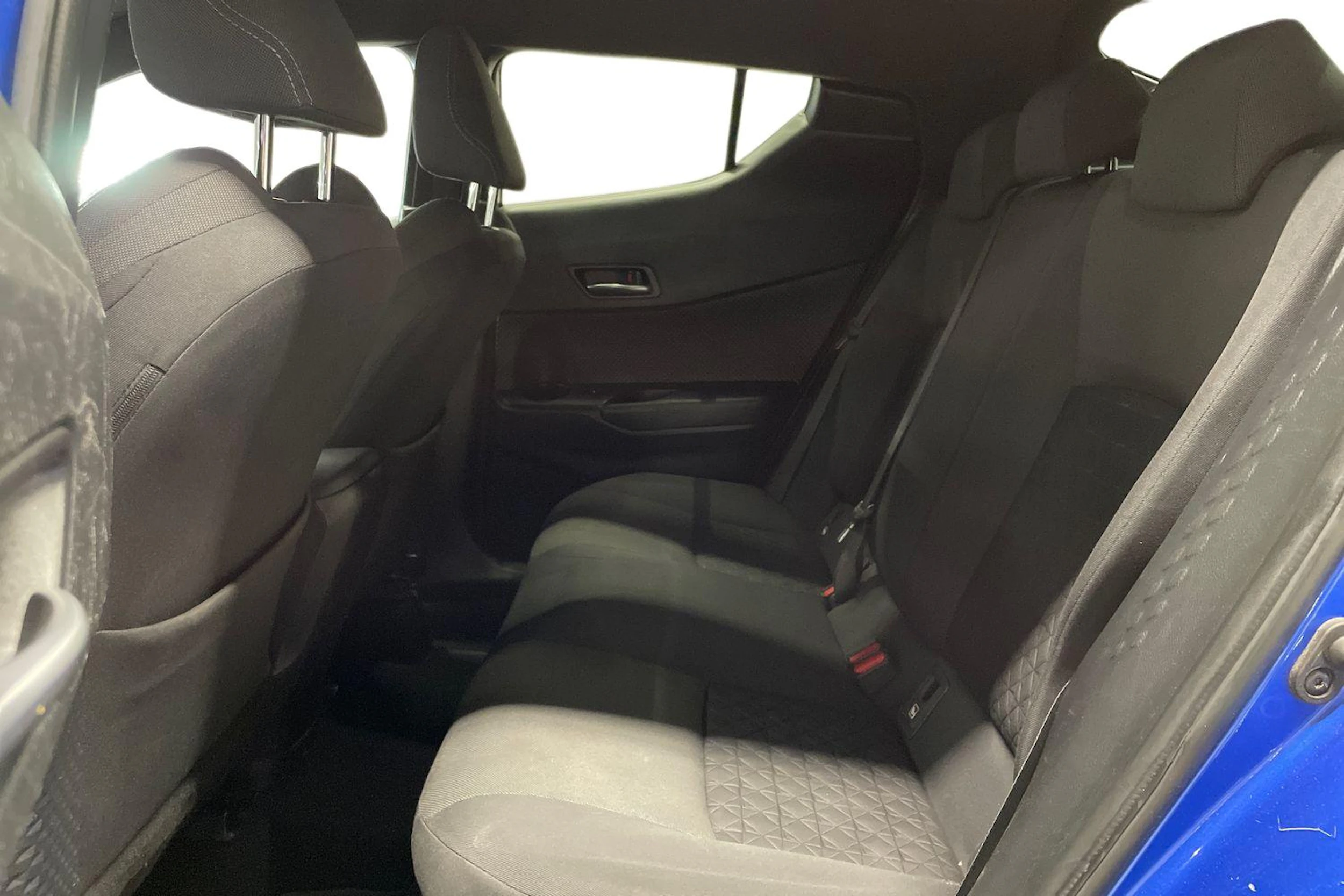 sininen Toyota C-HR 2020 kuva 8.