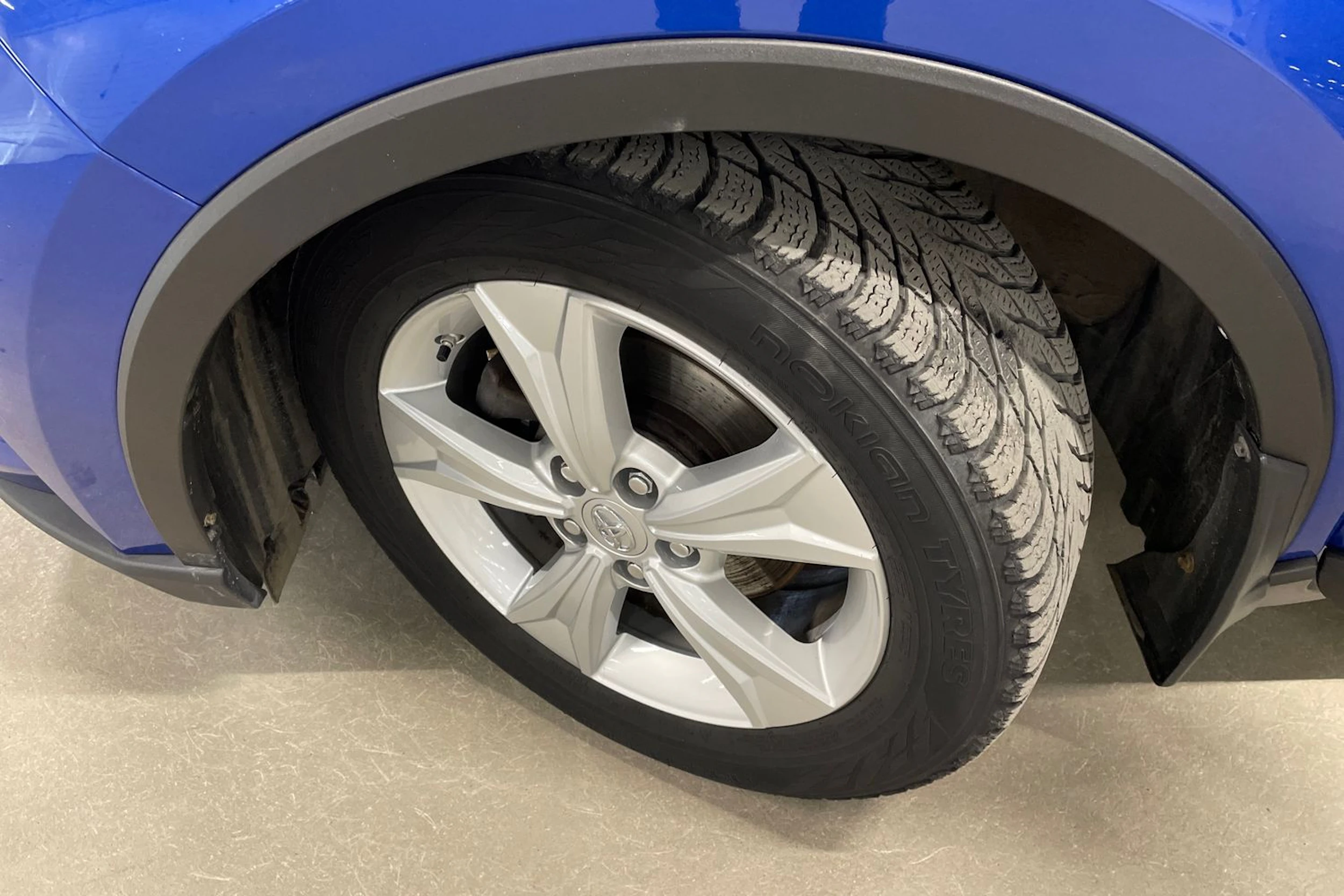 sininen Toyota C-HR 2020 kuva 10.