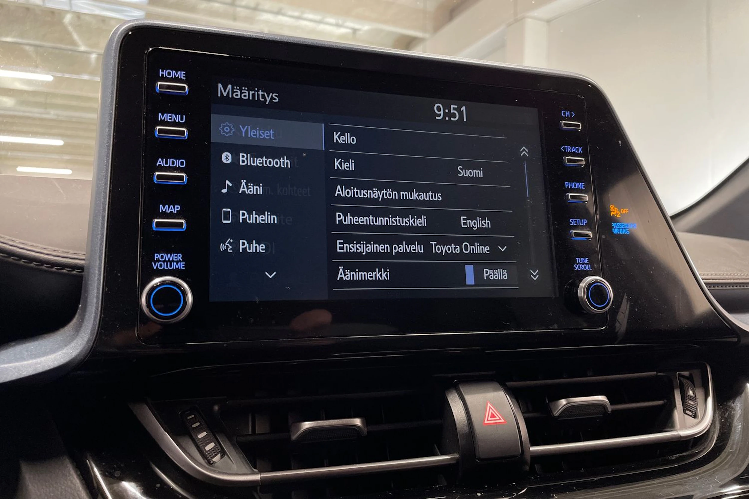 sininen Toyota C-HR 2020 kuva 15.