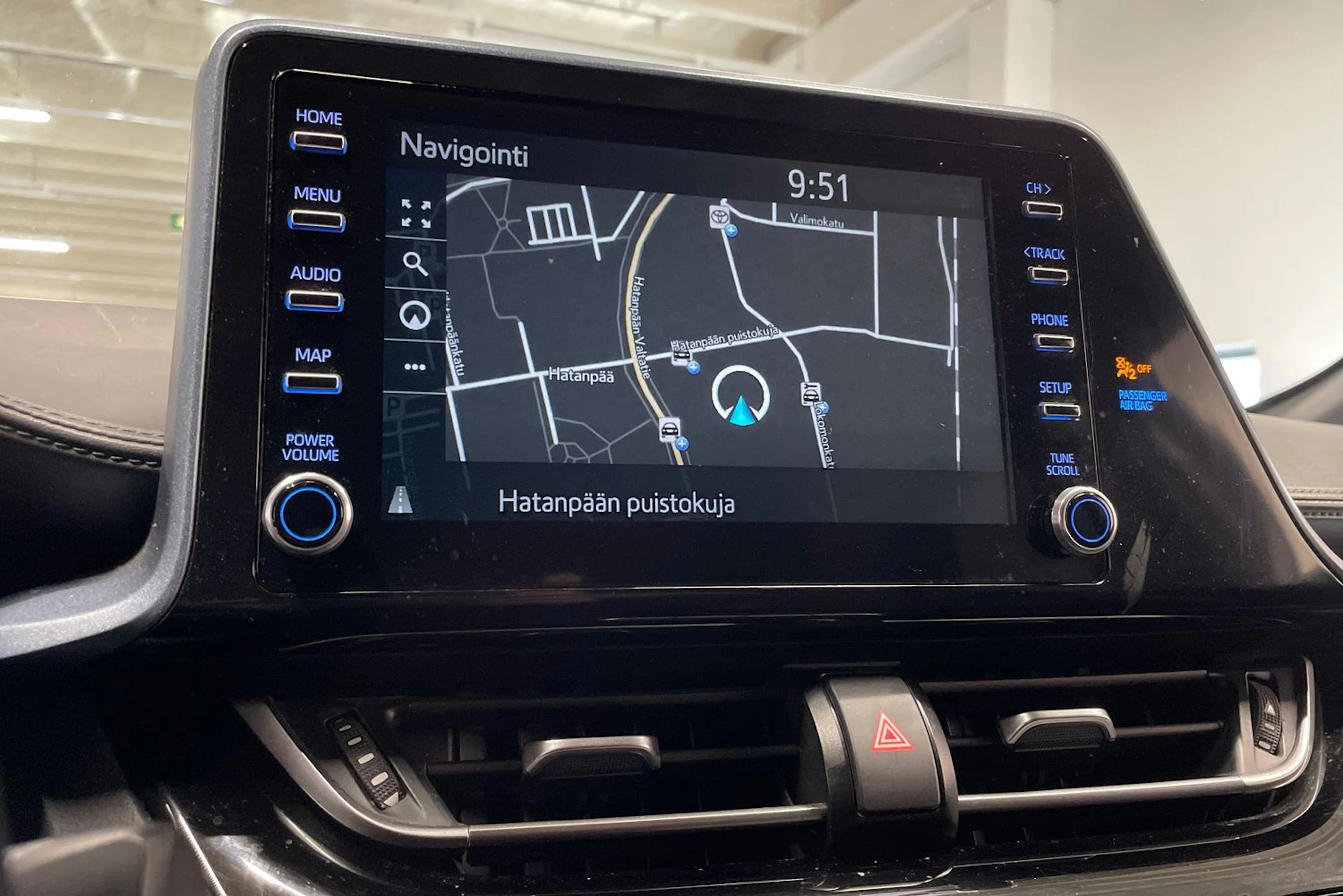 sininen Toyota C-HR 2020 kuva 16.