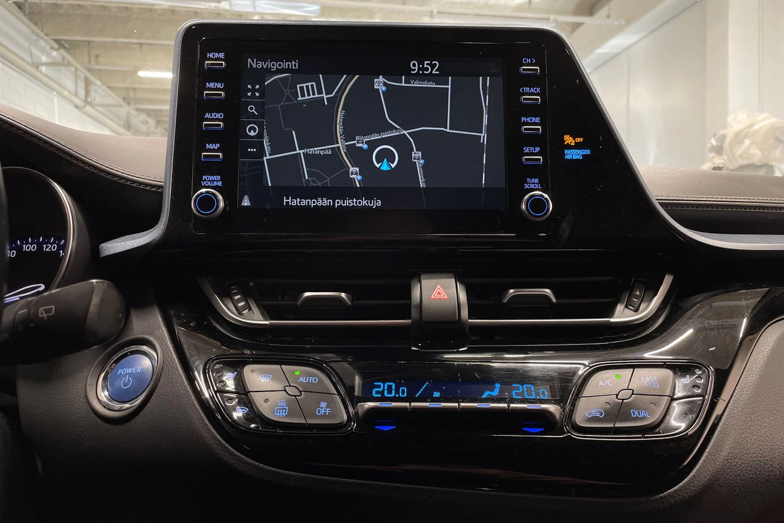 sininen Toyota C-HR 2020 kuva 18.