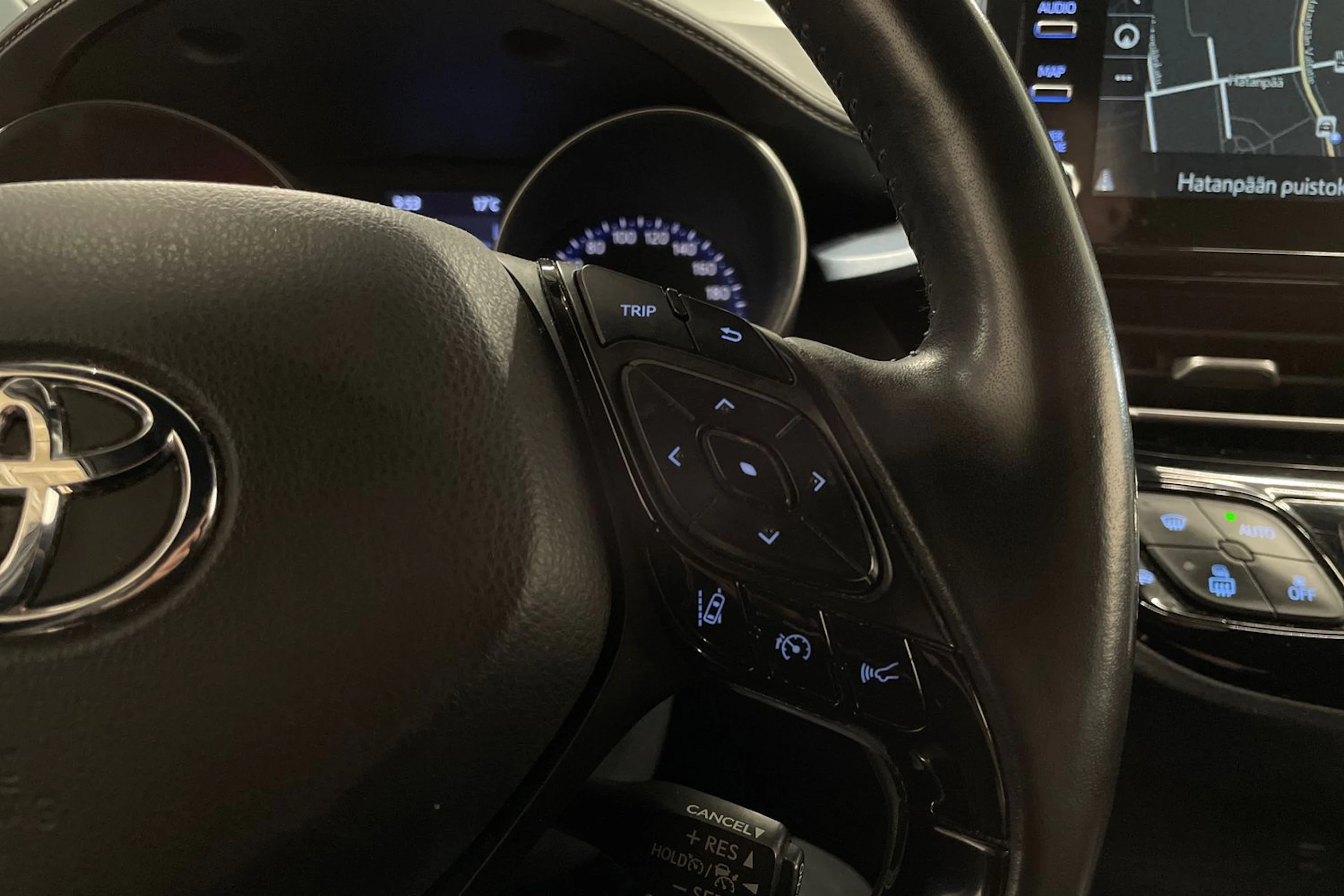 sininen Toyota C-HR 2020 kuva 22.