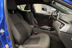 sininen Toyota C-HR 2020 kuva 24.