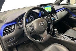 valkoinen Toyota C-HR 2020 kuva 7.