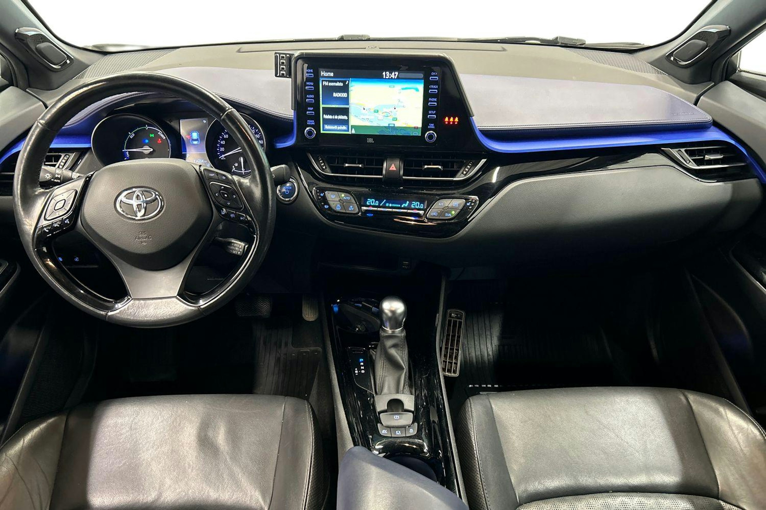 valkoinen Toyota C-HR 2020 kuva 9.