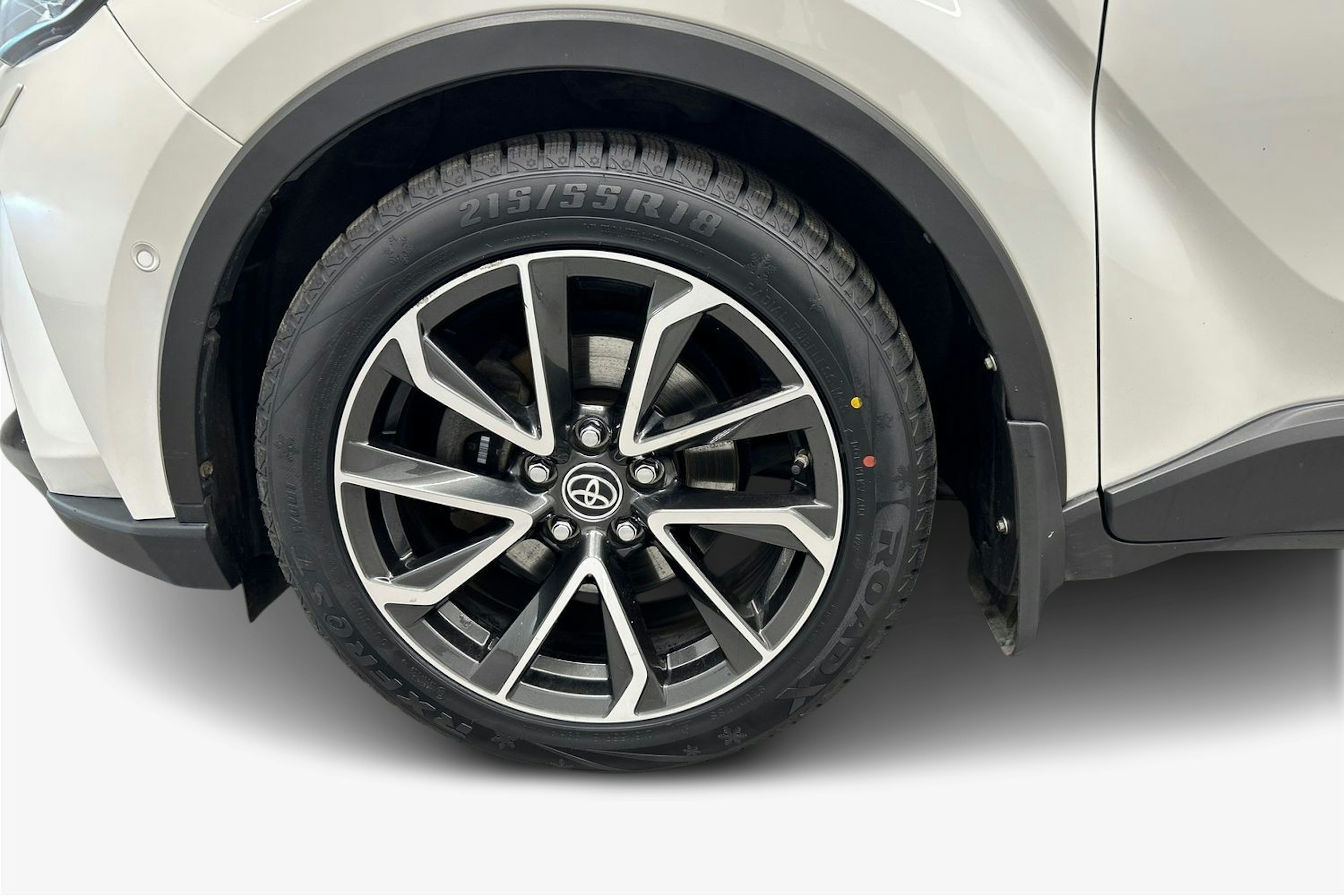 valkoinen Toyota C-HR 2020 kuva 11.