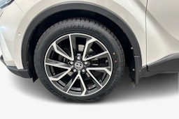 valkoinen Toyota C-HR 2020 kuva 11.