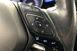 valkoinen Toyota C-HR 2020 kuva 22.