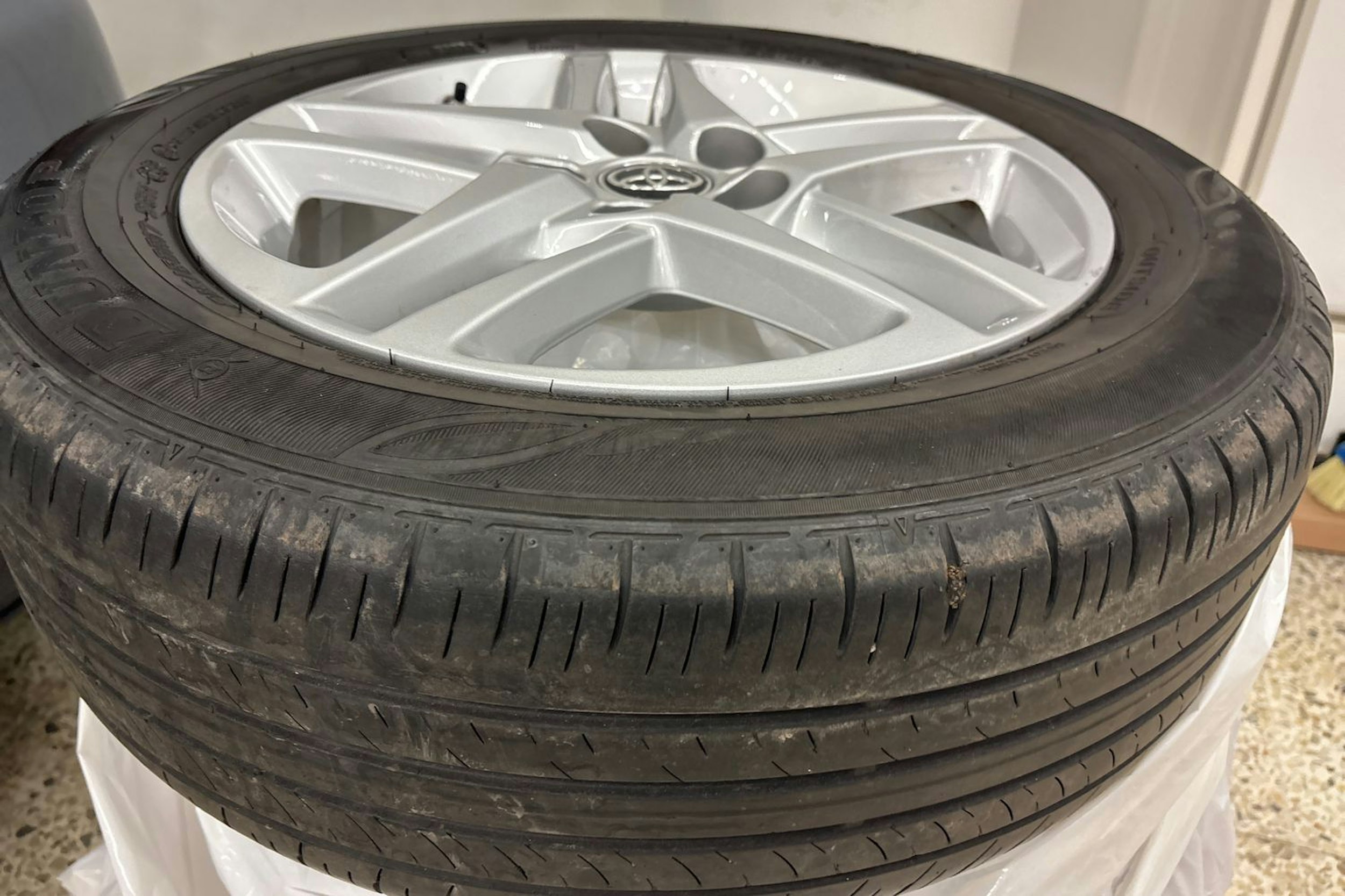 harmaa Toyota C-HR 2020 kuva 14.