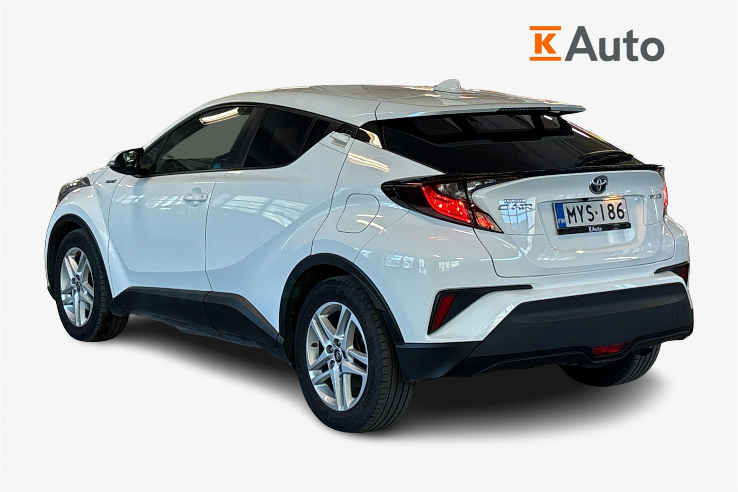 valkoinen Toyota C-HR 2020 kuva 2.