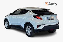 valkoinen Toyota C-HR 2020 kuva 2.