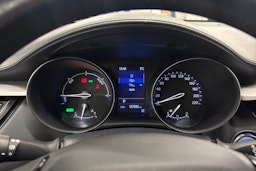 Valkoinen Toyota C-HR 2020 kuva 18.