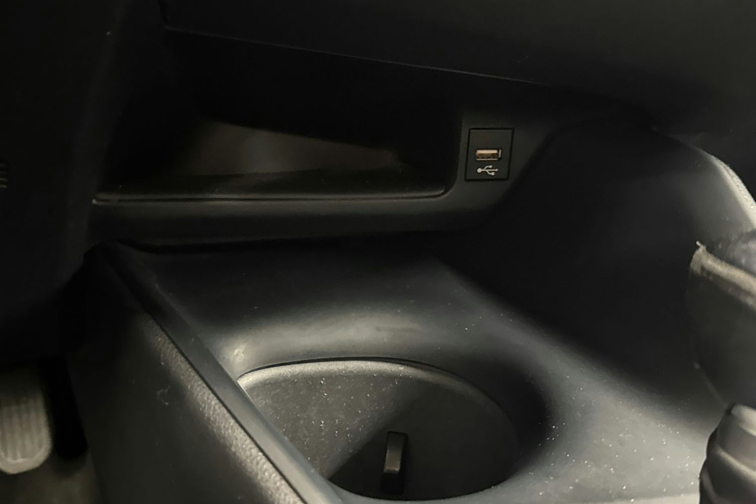 Valkoinen Toyota C-HR 2020 kuva 22.