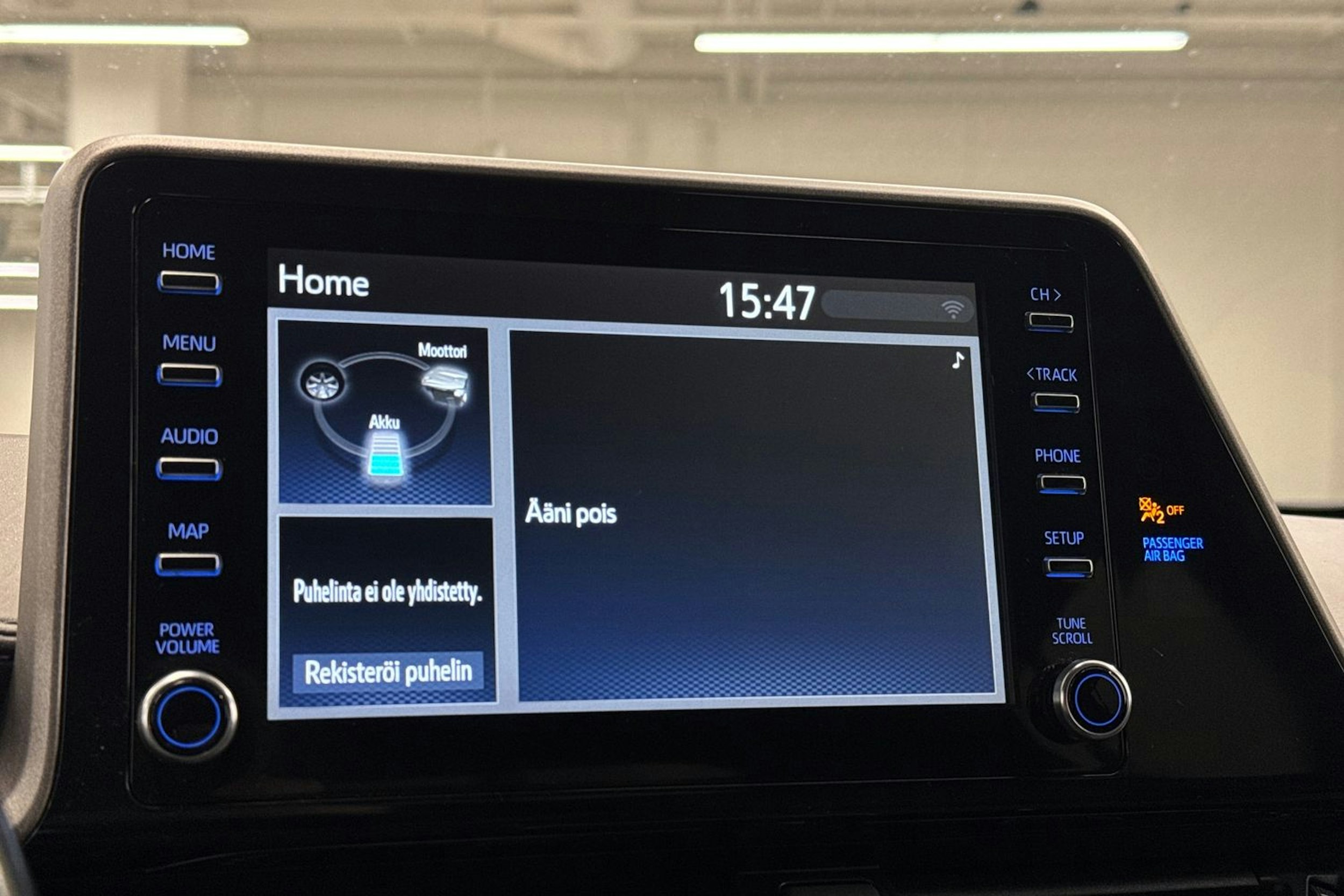 Valkoinen Toyota C-HR 2020 kuva 24.