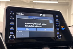 Valkoinen Toyota C-HR 2020 kuva 28.