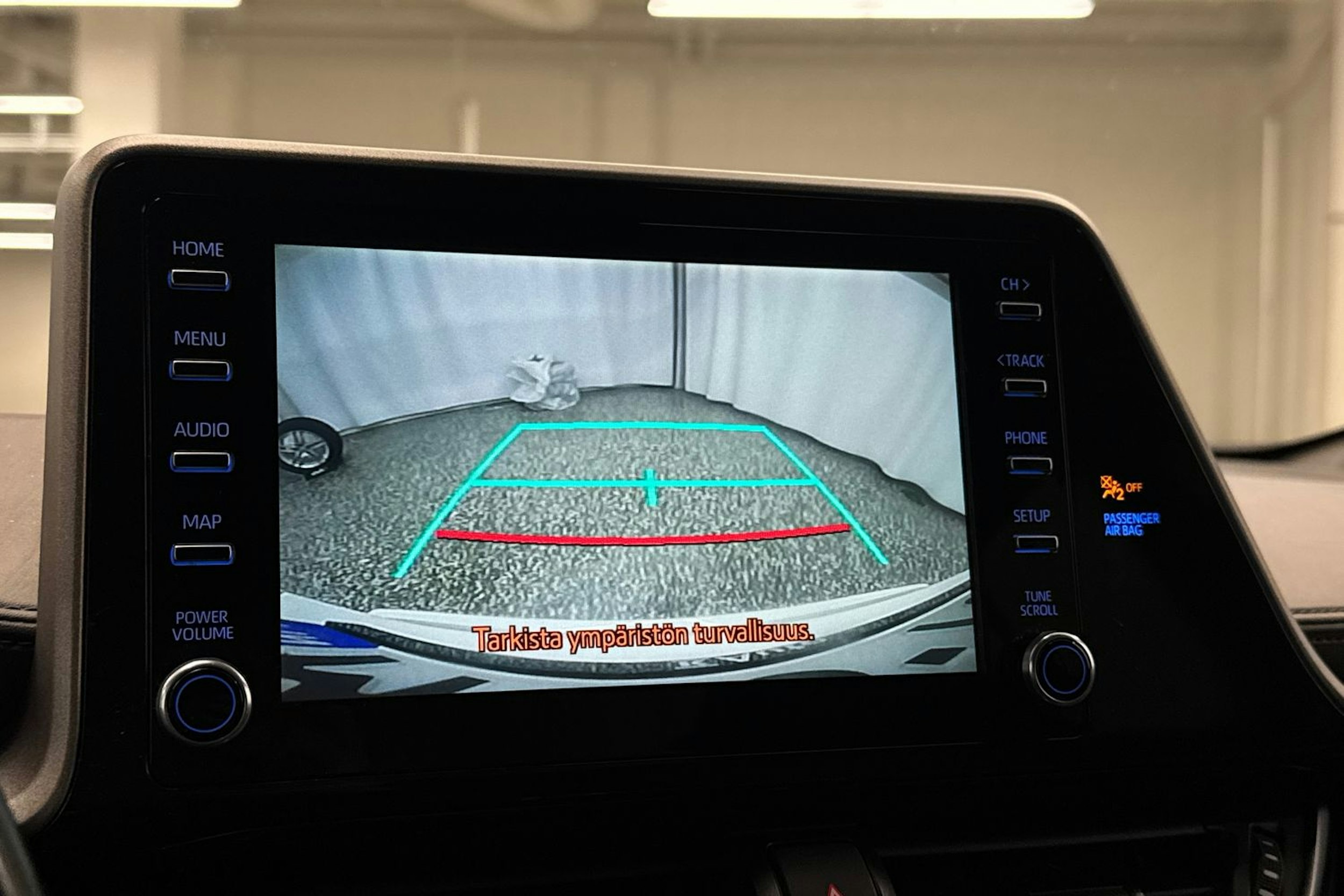 Valkoinen Toyota C-HR 2020 kuva 31.