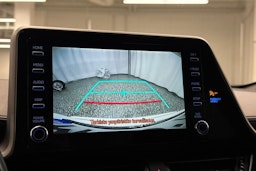 Valkoinen Toyota C-HR 2020 kuva 31.