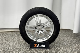 Valkoinen Toyota C-HR 2020 kuva 39.