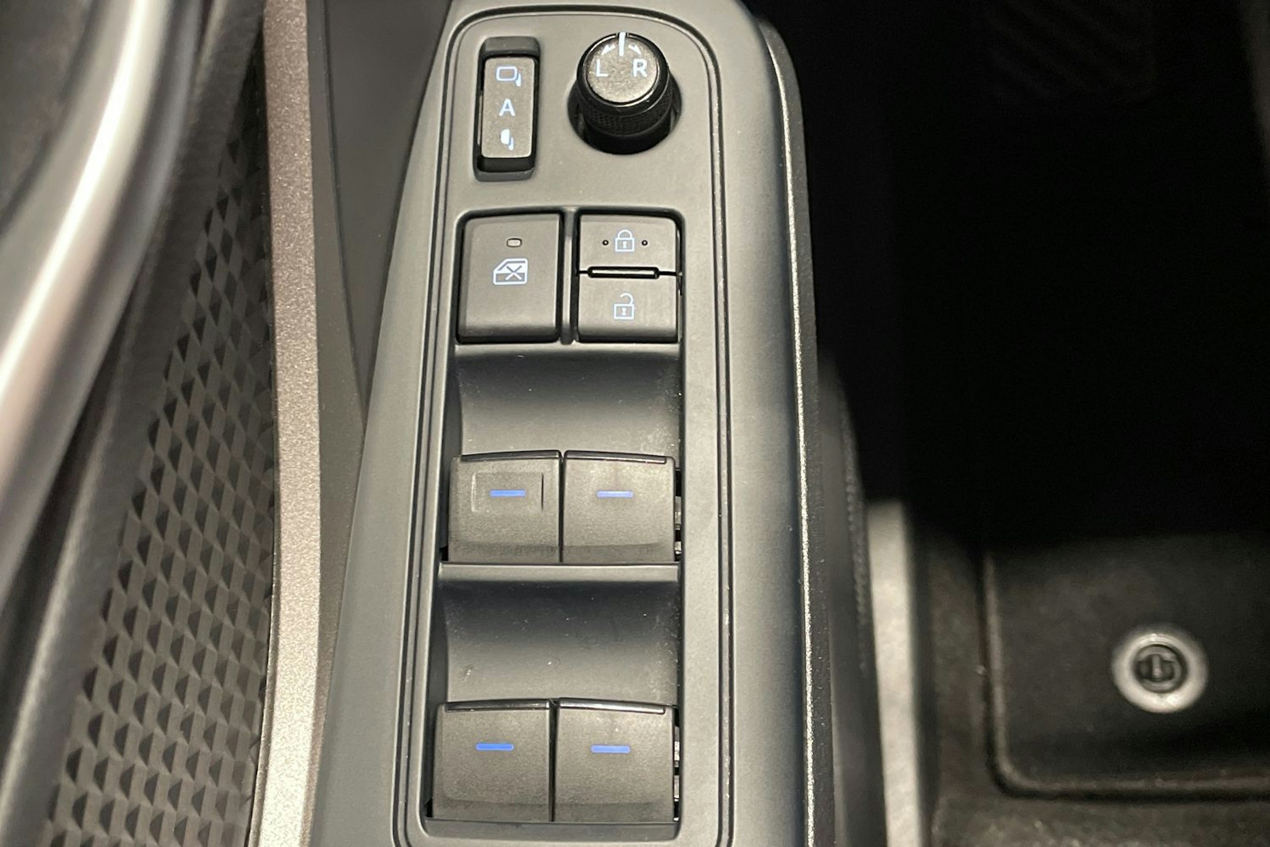 hopea Toyota C-HR 2020 kuva 22.