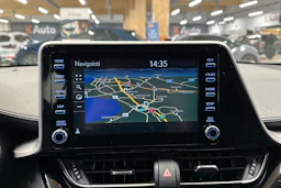 punainen Toyota C-HR 2020 kuva 13.