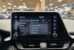 punainen Toyota C-HR 2020 kuva 15.