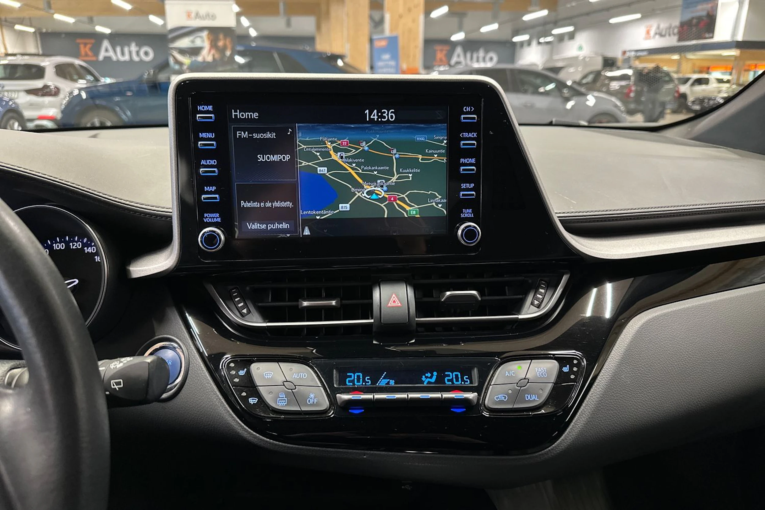 punainen Toyota C-HR 2020 kuva 16.