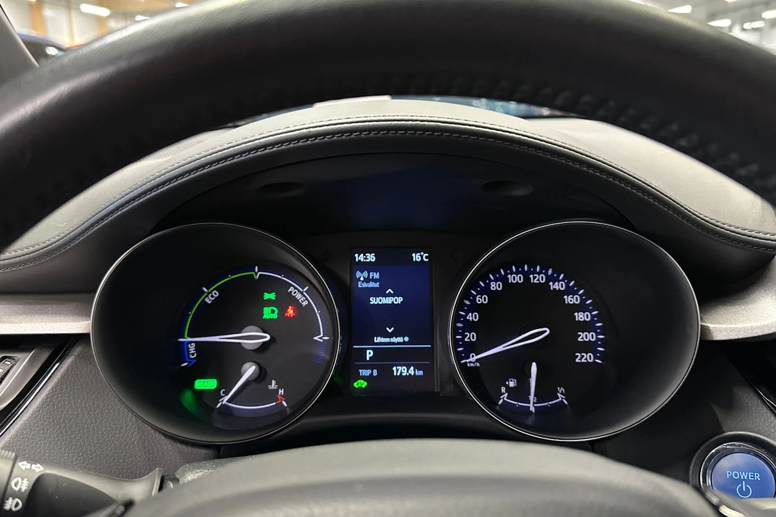 punainen Toyota C-HR 2020 kuva 17.