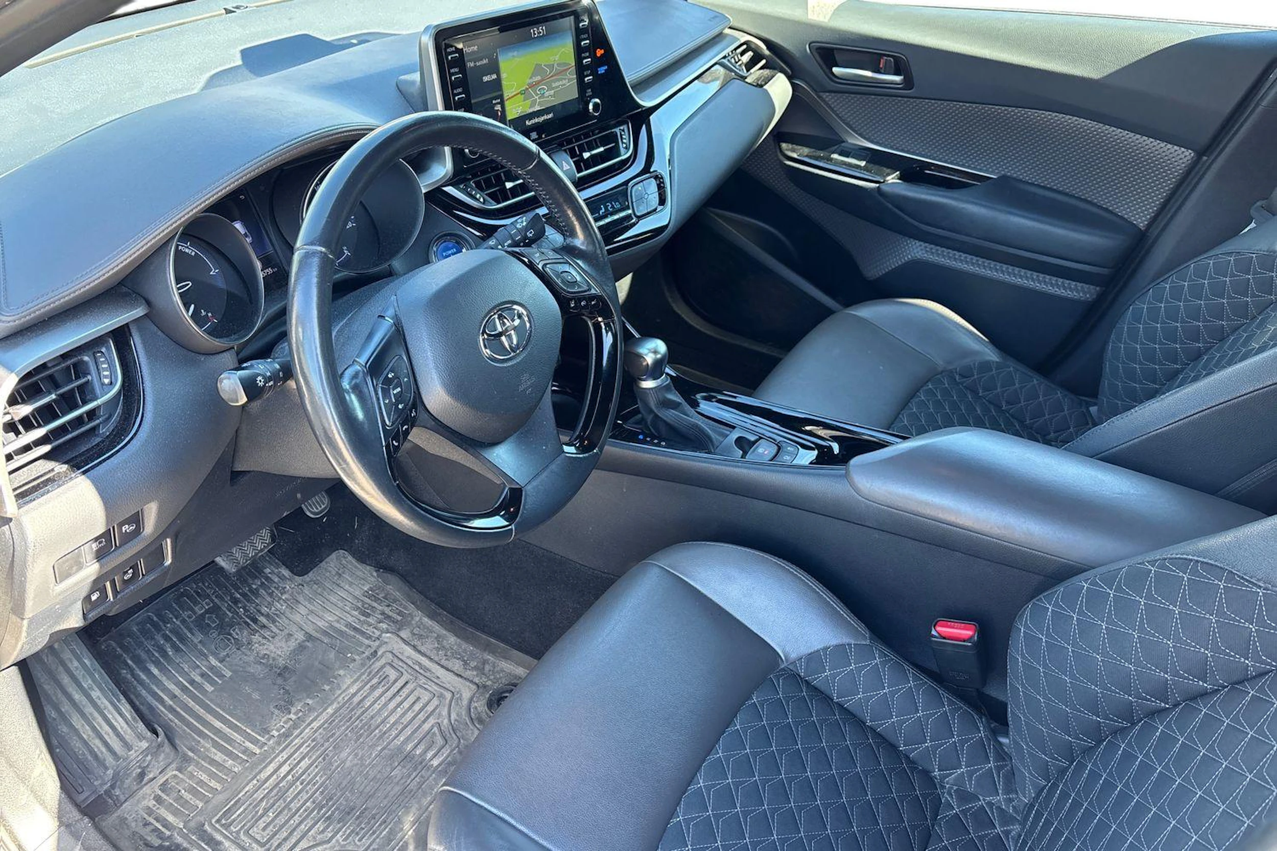 hopea Toyota C-HR 2020 kuva 3.