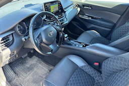 hopea Toyota C-HR 2020 kuva 3.