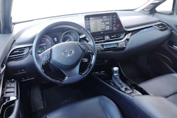 oranssi Toyota C-HR 2020 kuva 3.