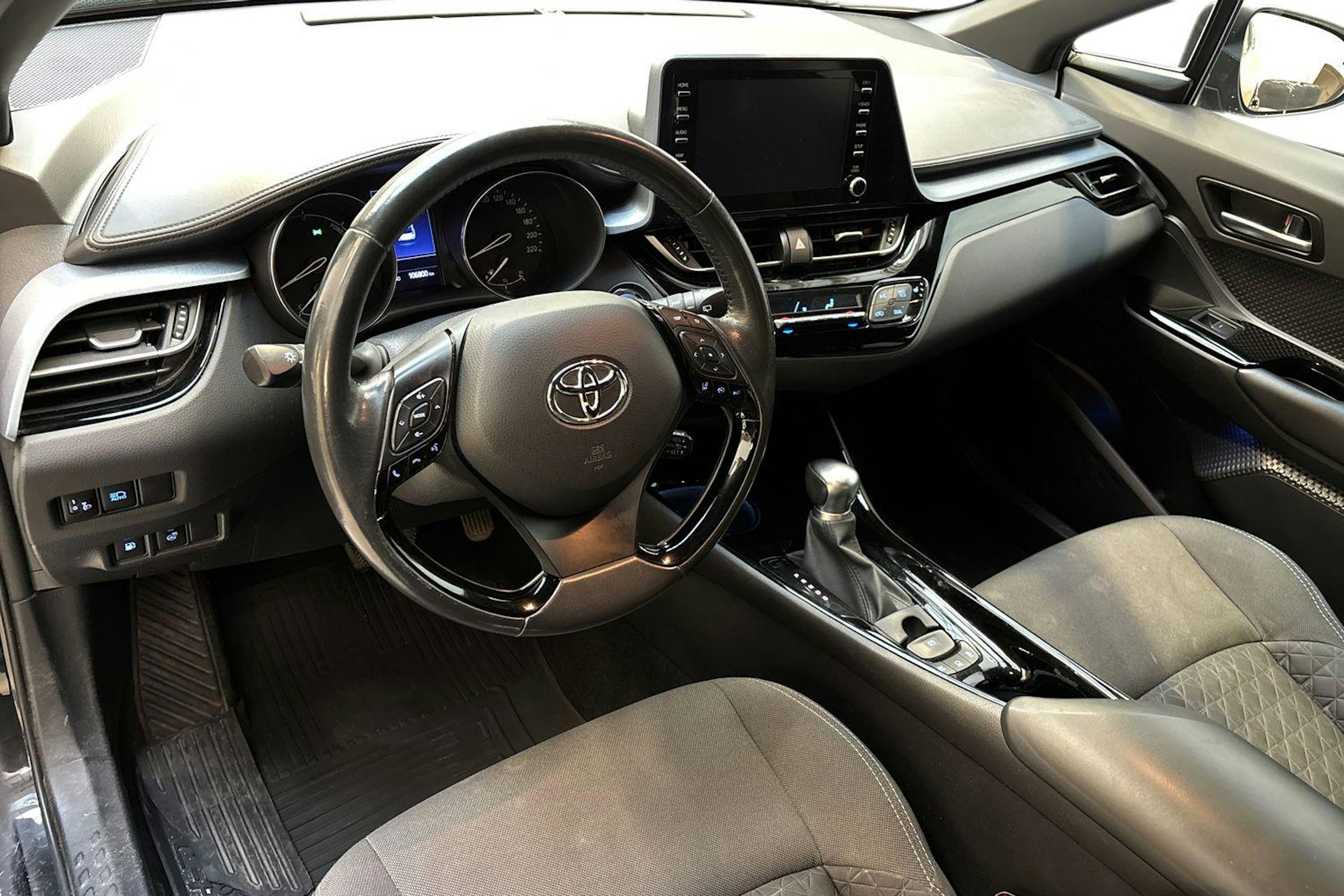 musta Toyota C-HR 2020 kuva 7.