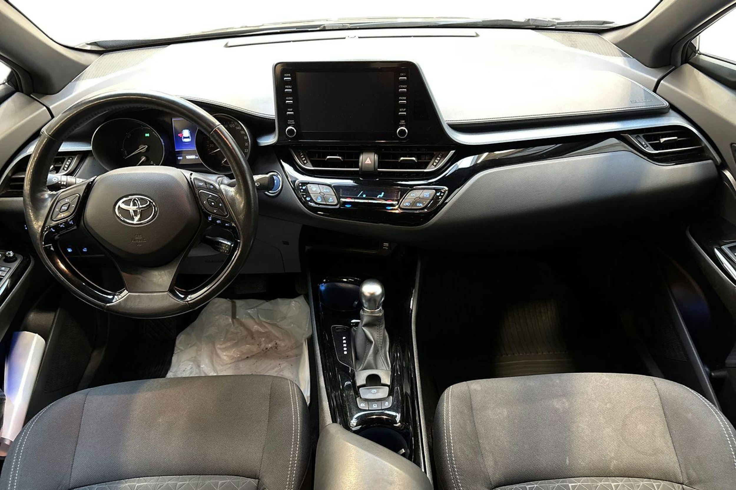 musta Toyota C-HR 2020 kuva 9.