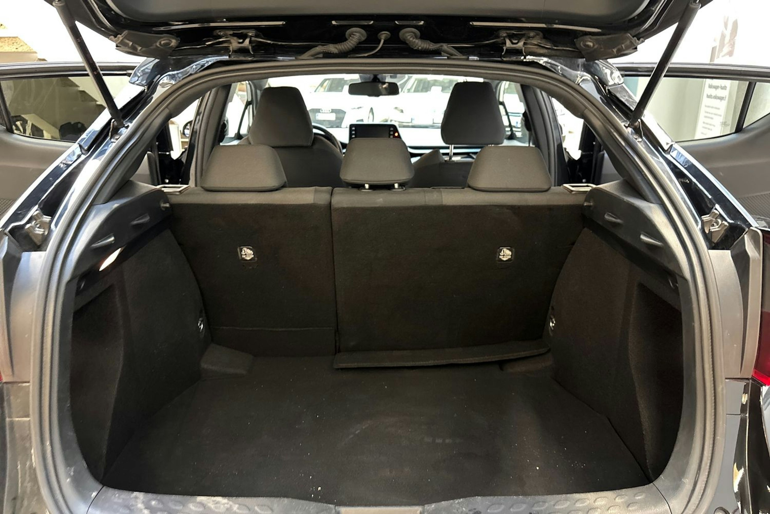 musta Toyota C-HR 2020 kuva 15.