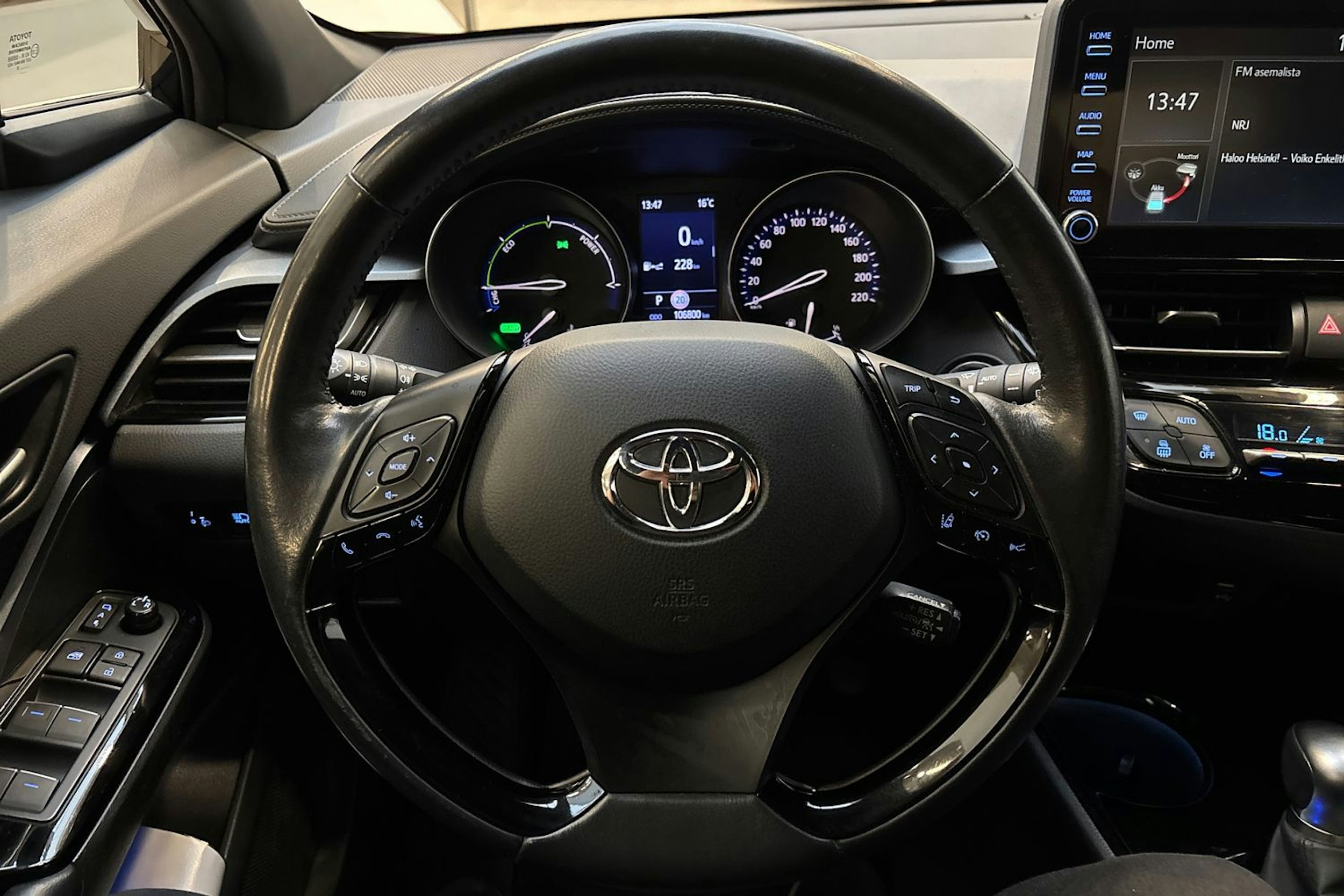 musta Toyota C-HR 2020 kuva 17.