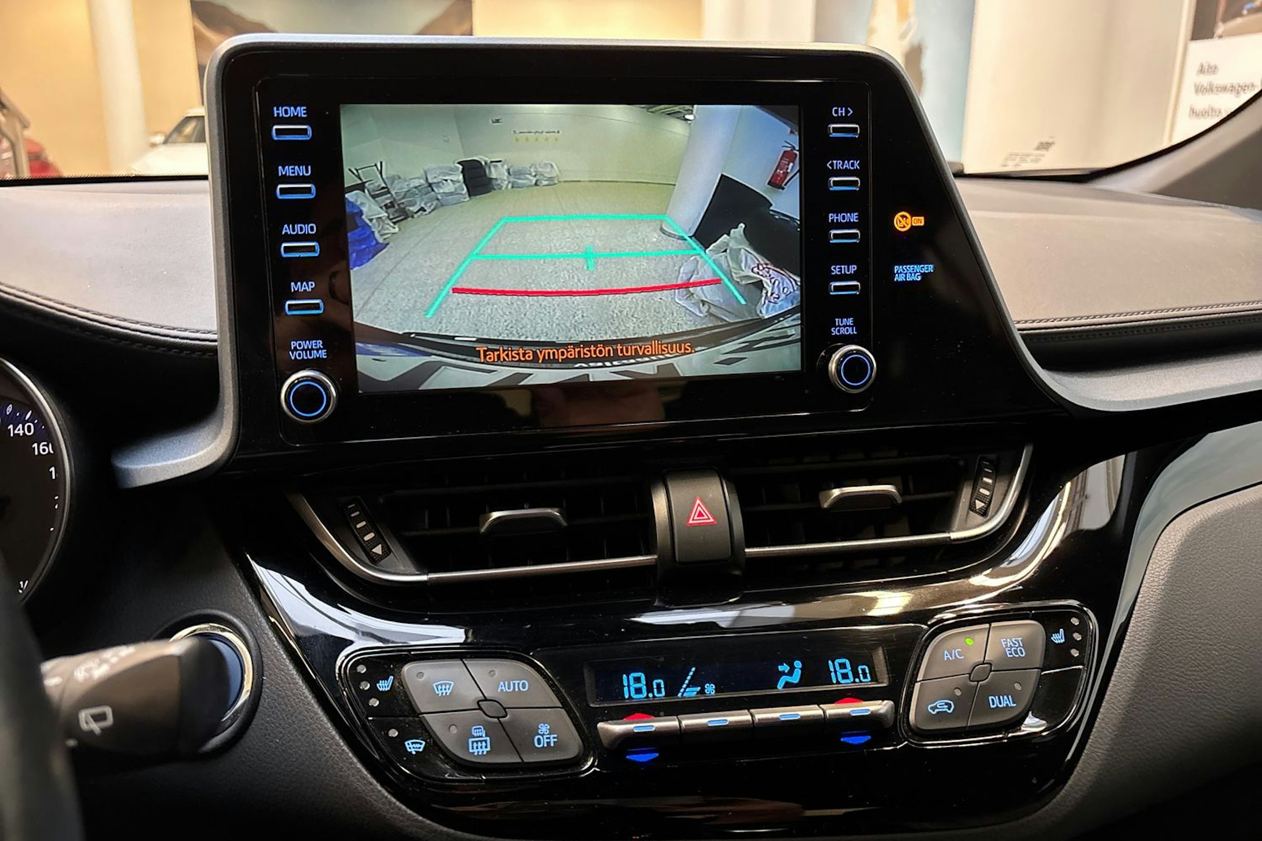 musta Toyota C-HR 2020 kuva 20.