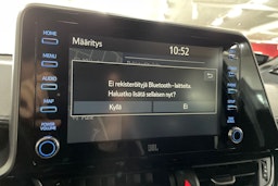 Oranssi Toyota C-HR 2021 kuva 13.