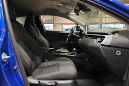 sininen Toyota C-HR 2021 kuva 11.
