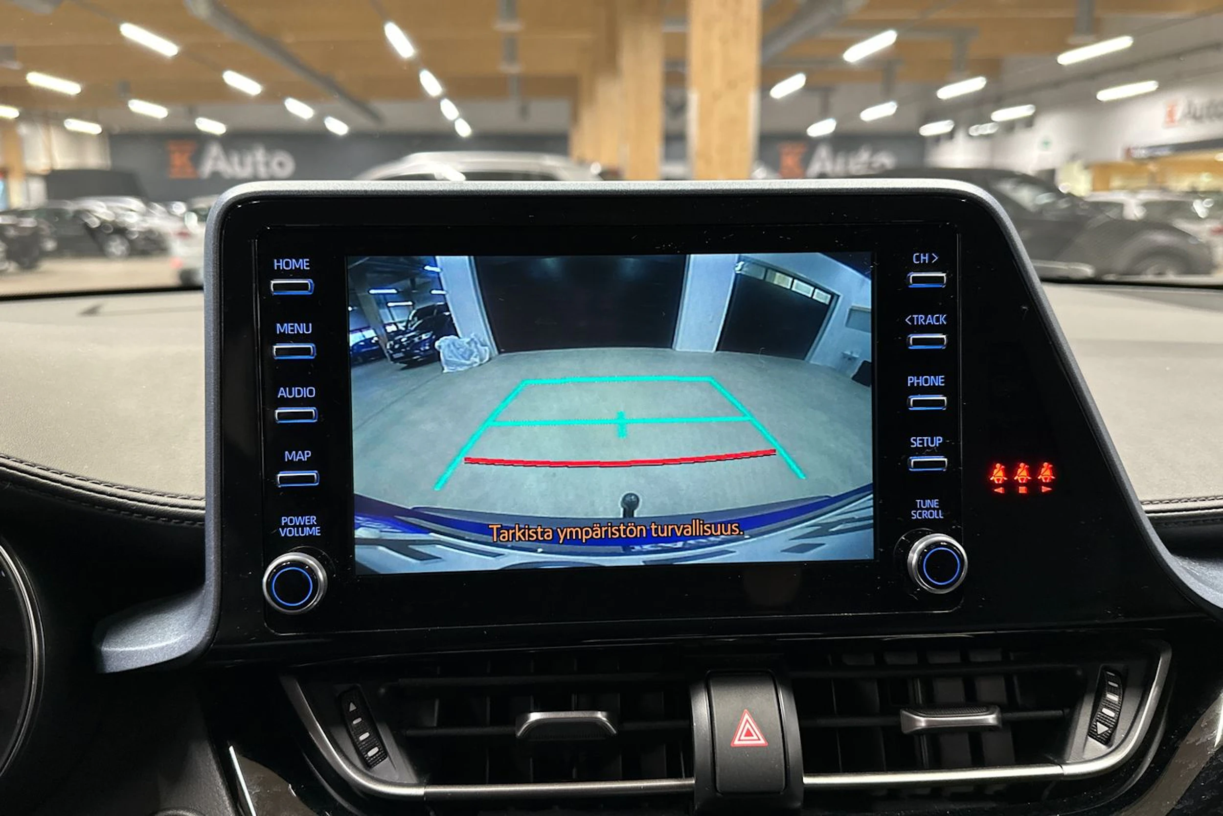 sininen Toyota C-HR 2021 kuva 13.