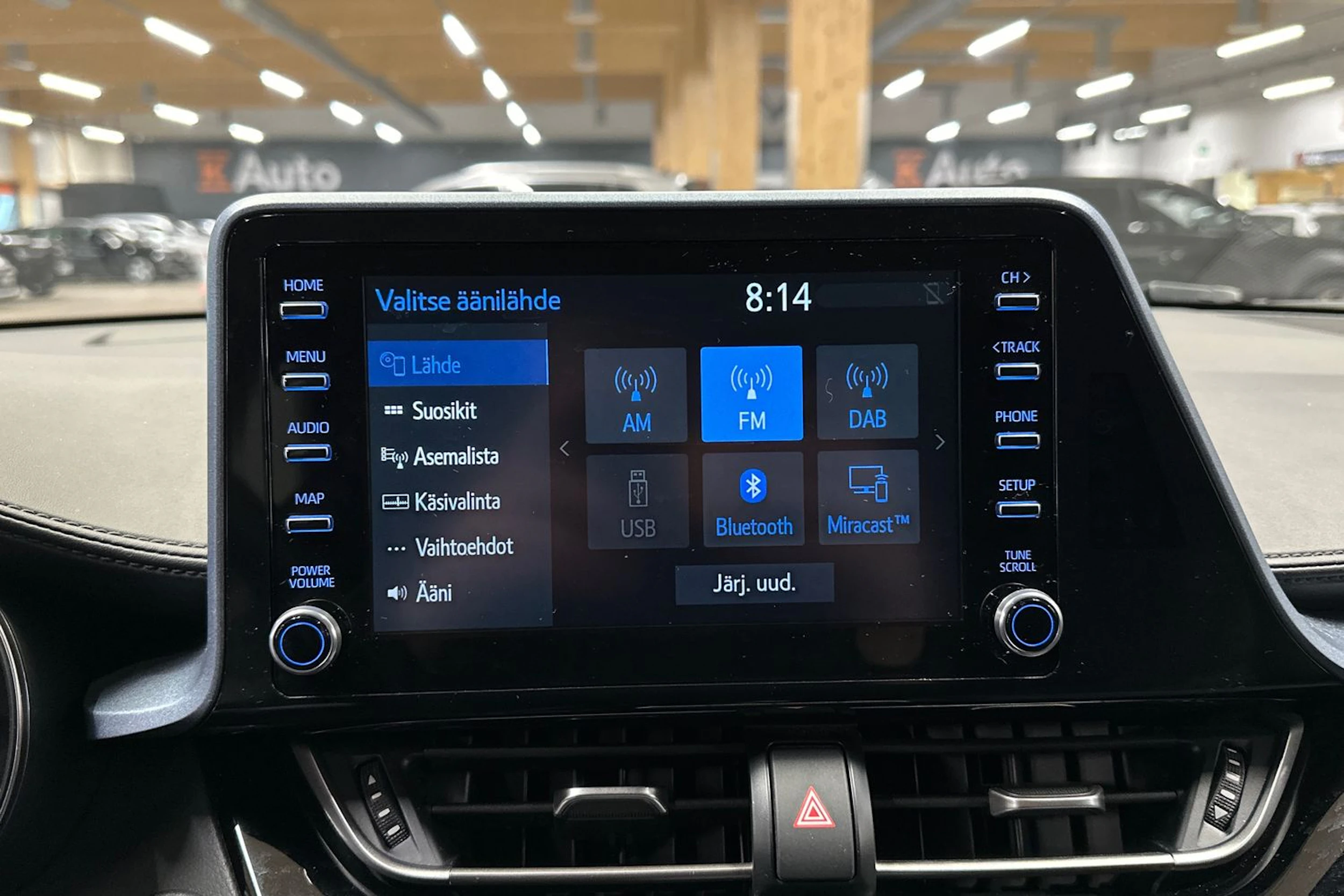 sininen Toyota C-HR 2021 kuva 14.