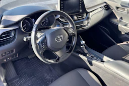 harmaa Toyota C-HR 2021 kuva 3.
