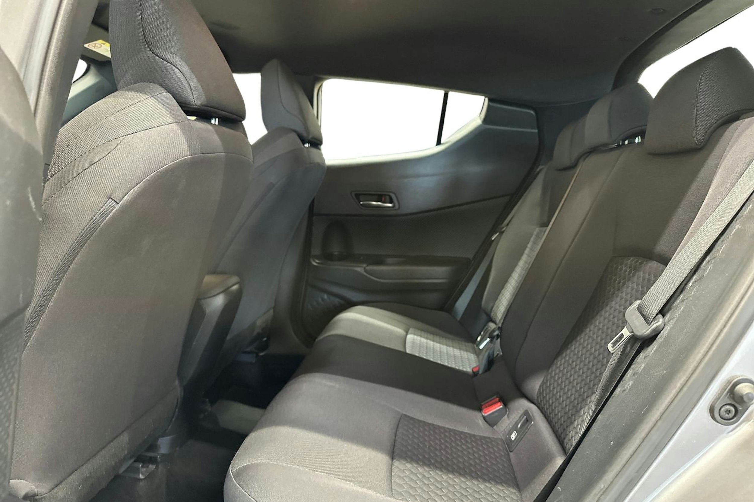 hopea Toyota C-HR 2021 kuva 10.