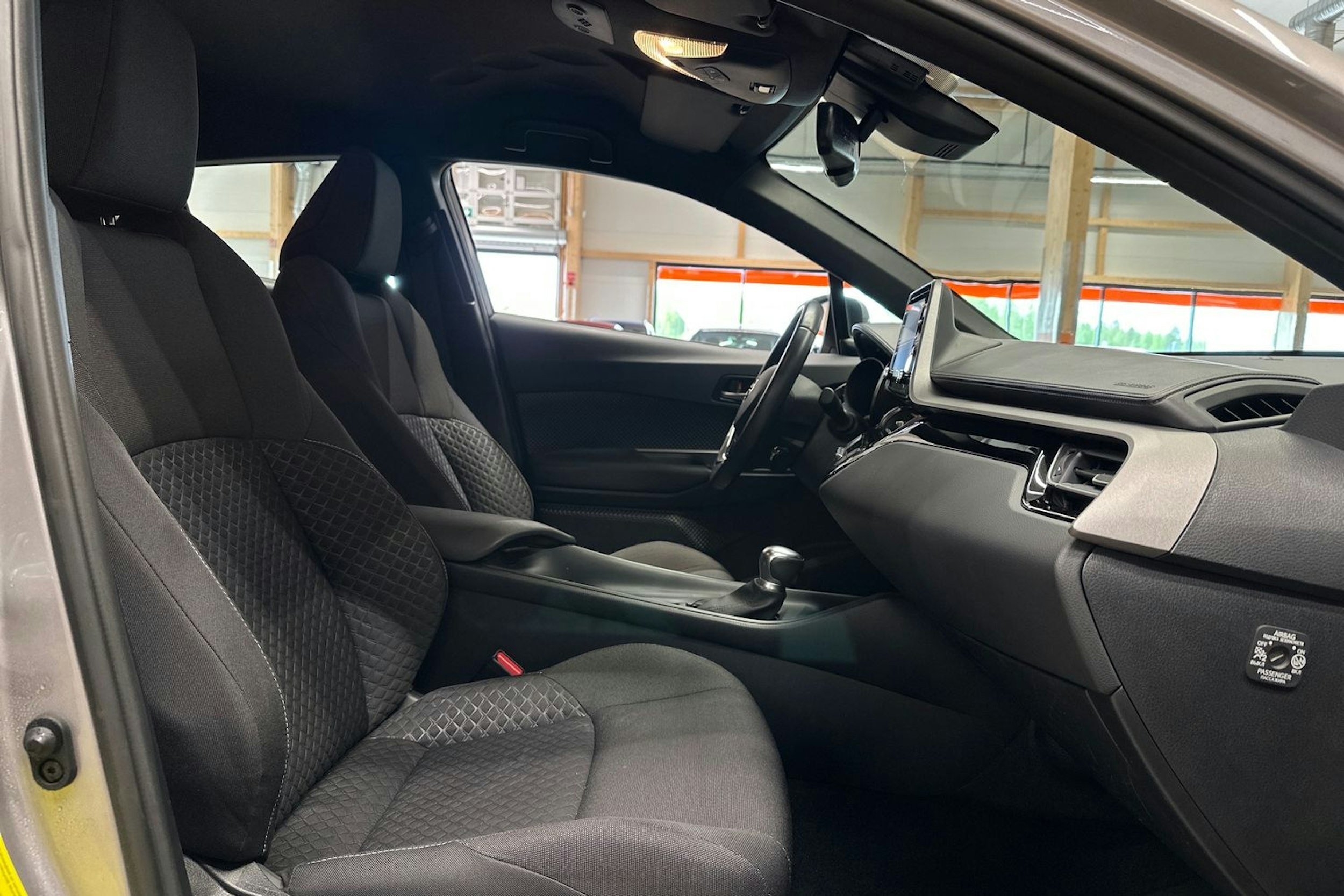 hopea Toyota C-HR 2021 kuva 13.
