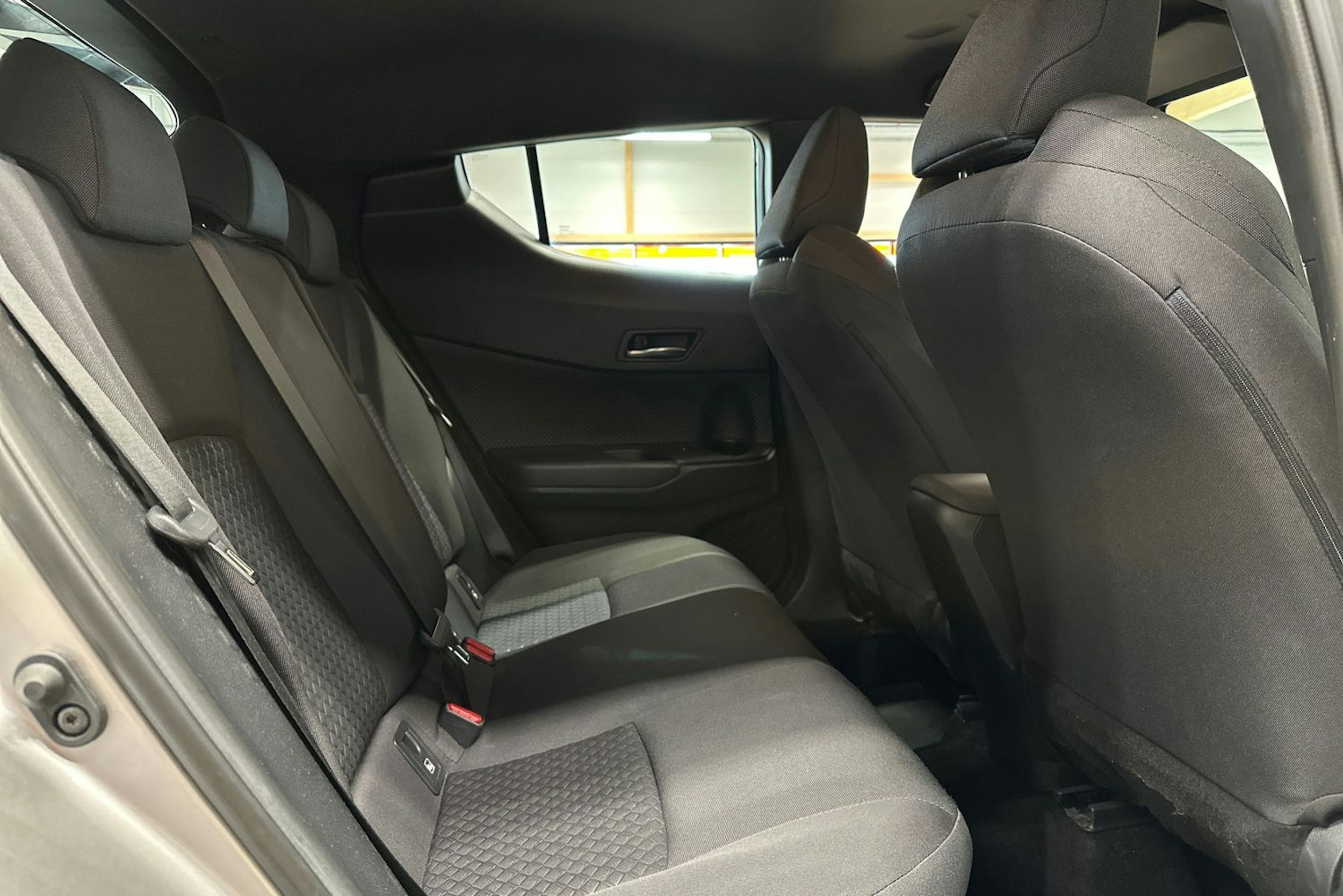 hopea Toyota C-HR 2021 kuva 14.