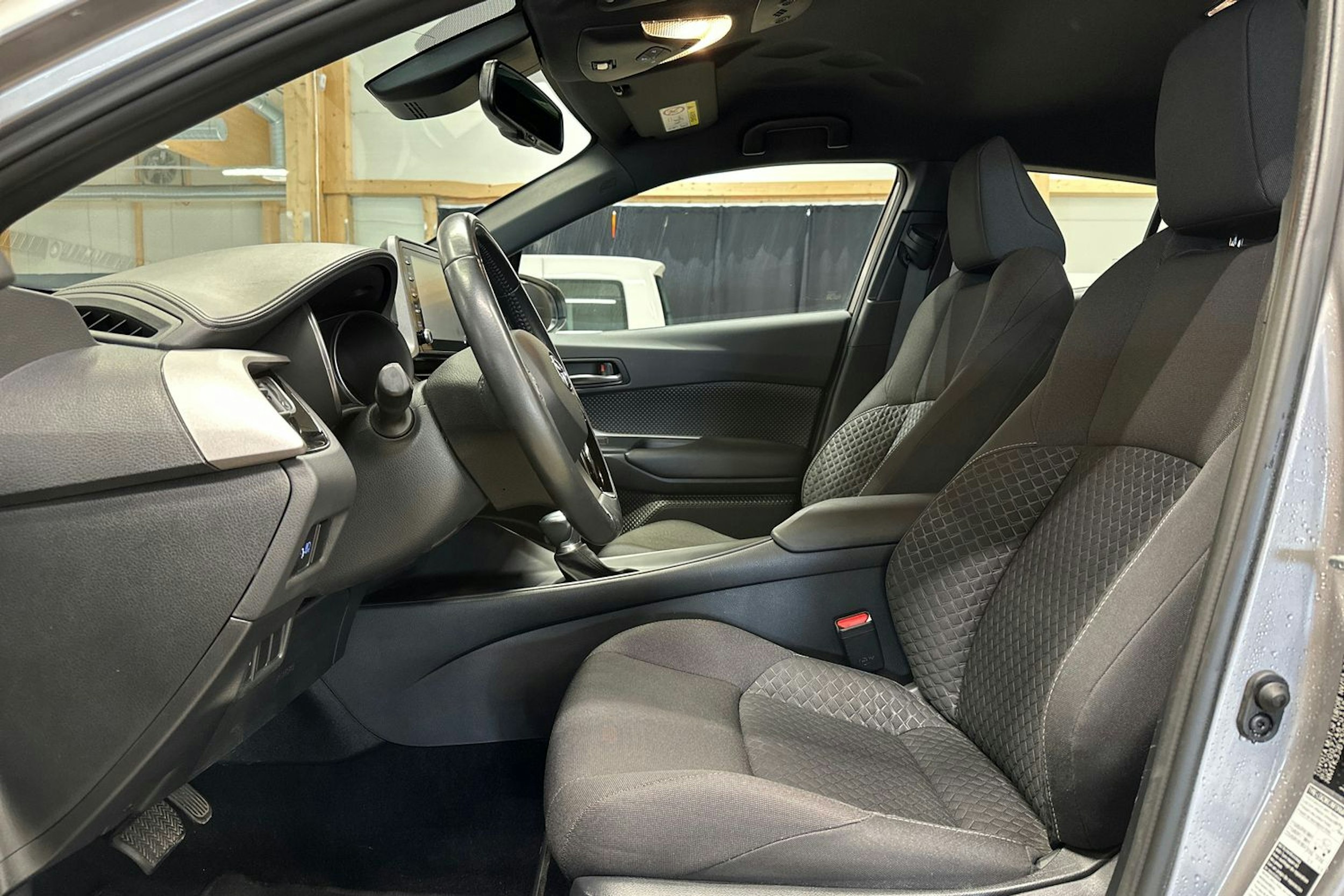 hopea Toyota C-HR 2021 kuva 15.