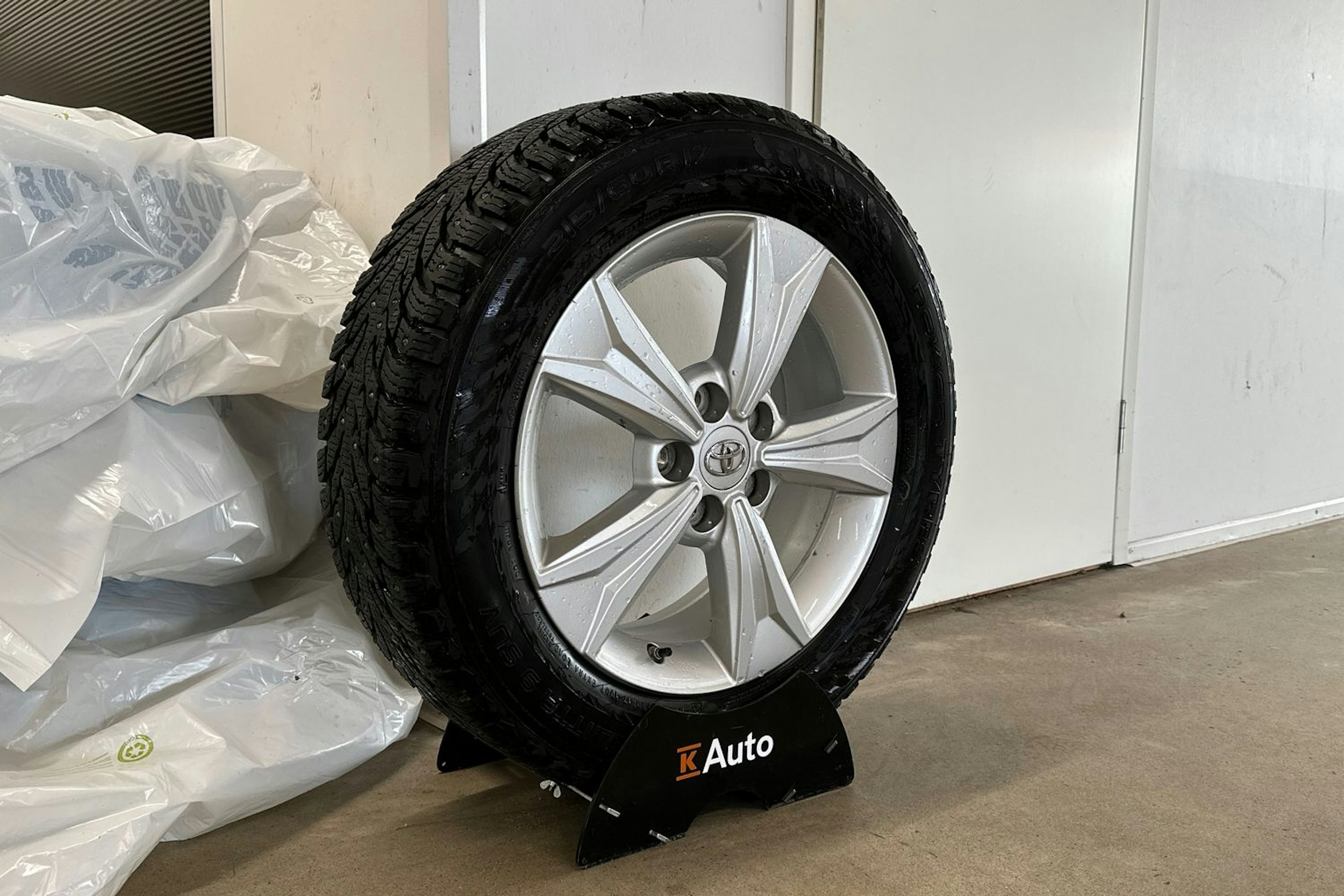 hopea Toyota C-HR 2021 kuva 17.