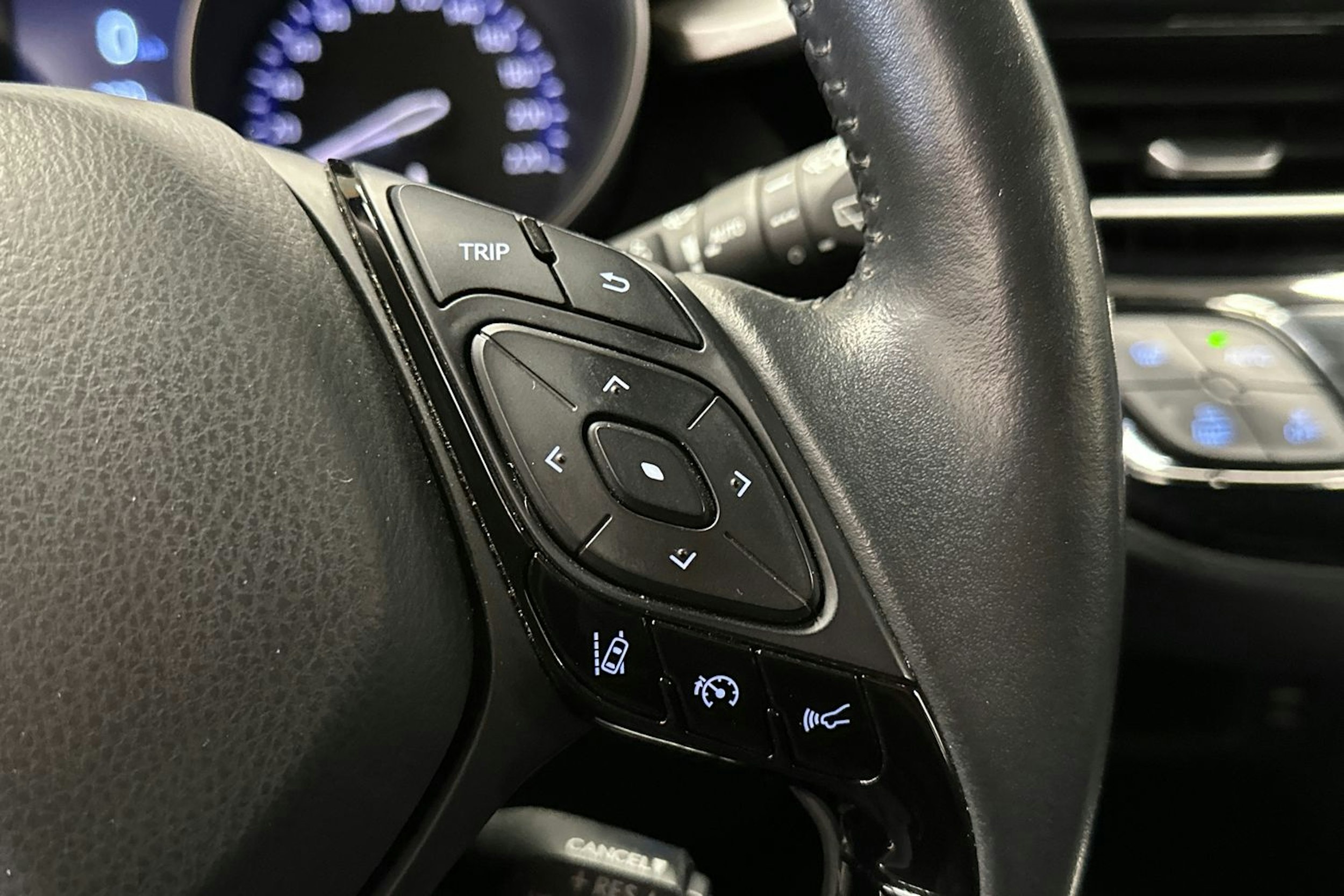 hopea Toyota C-HR 2021 kuva 25.