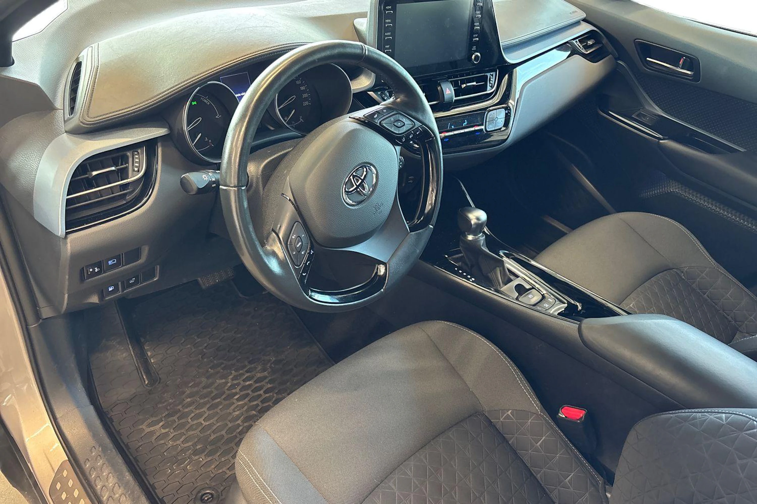 hopea Toyota C-HR 2021 kuva 3.