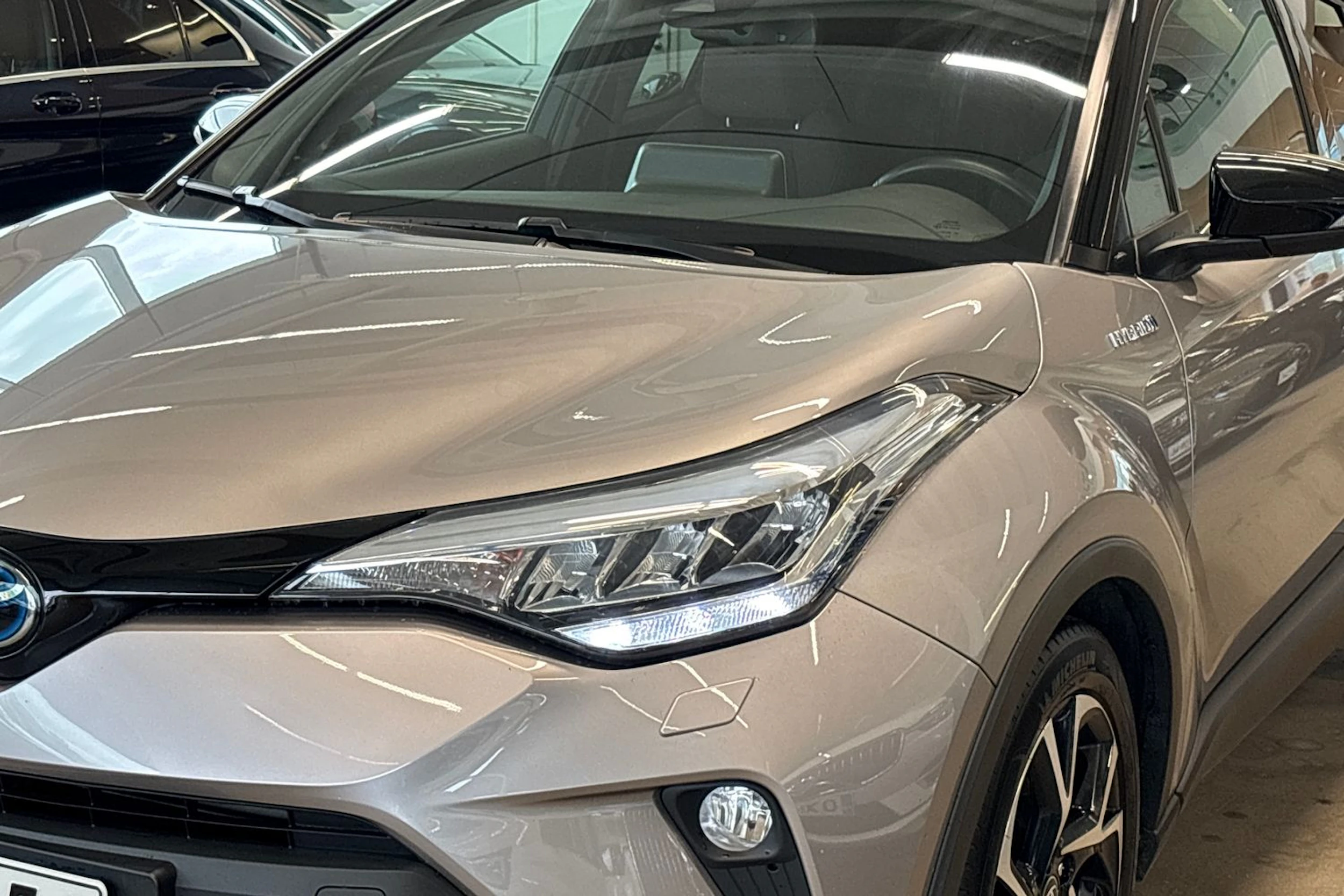 hopea Toyota C-HR 2021 kuva 13.