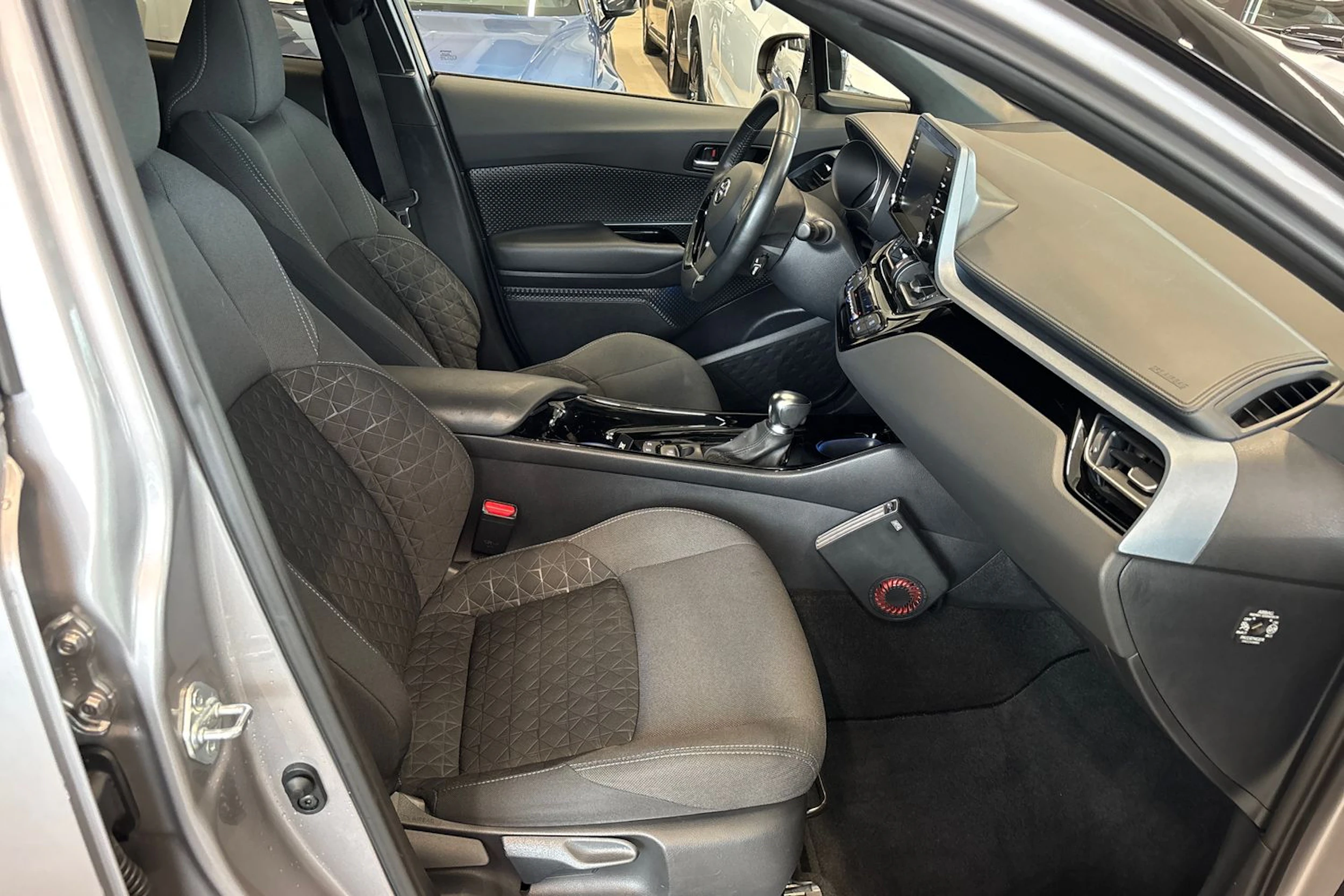 hopea Toyota C-HR 2021 kuva 17.